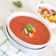 vegansk-tomatsuppe-studerende.jpg Cremet og fyldig vegansk tomatsuppe til billig madplan for studerende